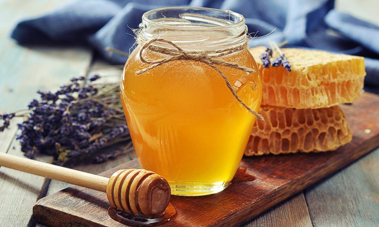How Honey Can Help Banish Dry Skin This Winter